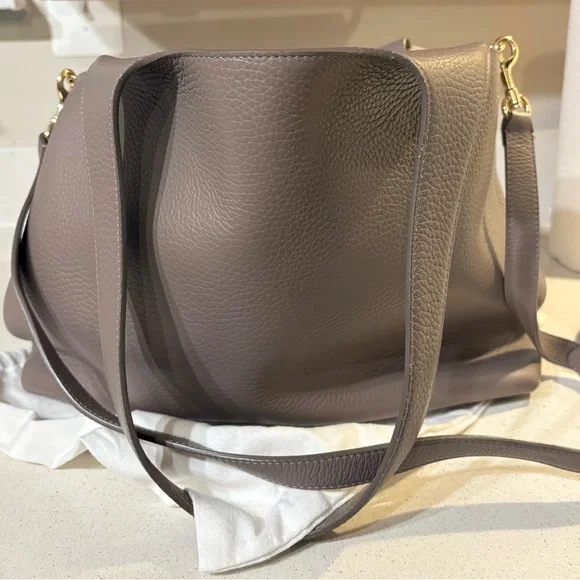 Cuyana 13” System Tote with laptop sleeve and adjustable strap - Picture 10 of 14